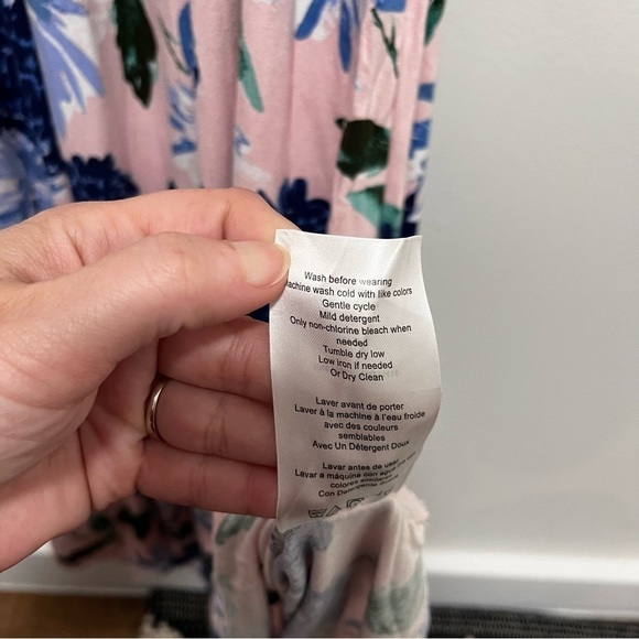 A PEA IN THE POD Floral Jersey Knit Maternity Maxi Dress Size Medium - Picture 9 of 10